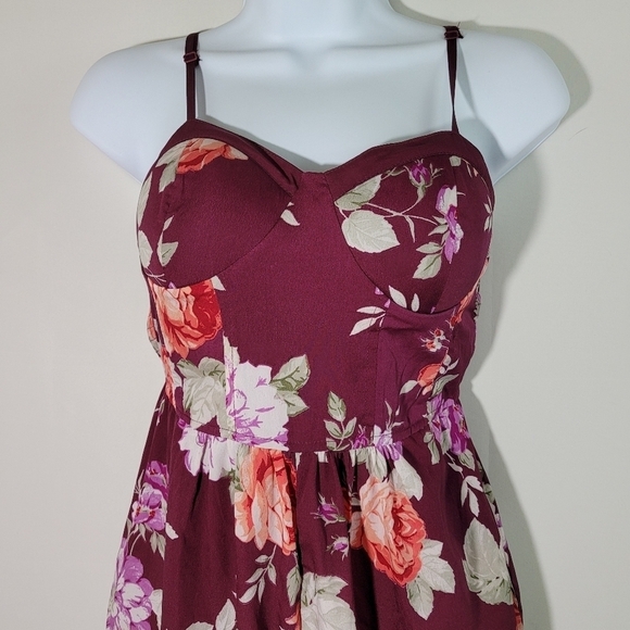 Band Of Gypsie Burgundy Floral Wide Leg Smocked Back Full Length Romper Sz XS - Picture 2 of 11